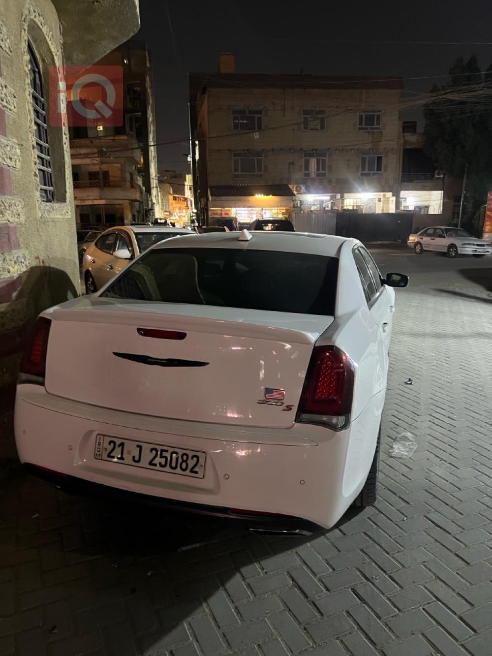 کرایسلەر 300